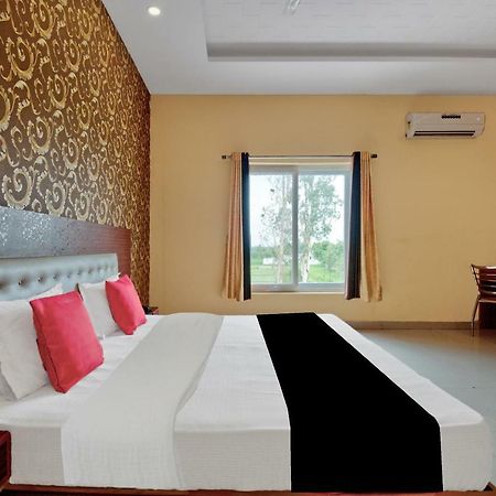 Capital O 40833 Maharaja Hotel & Restaurant Kashipur Exteriör bild