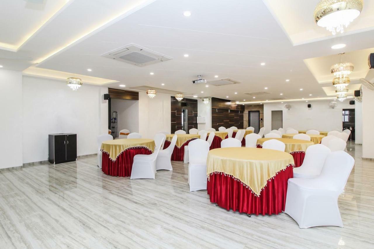 Capital O 40833 Maharaja Hotel & Restaurant Kashipur Exteriör bild