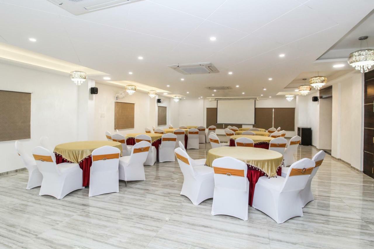Capital O 40833 Maharaja Hotel & Restaurant Kashipur Exteriör bild