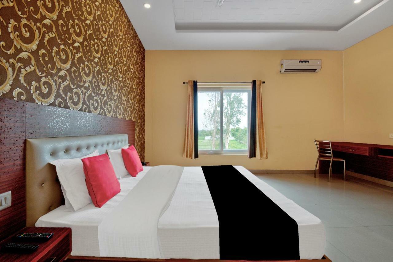 Capital O 40833 Maharaja Hotel & Restaurant Kashipur Exteriör bild