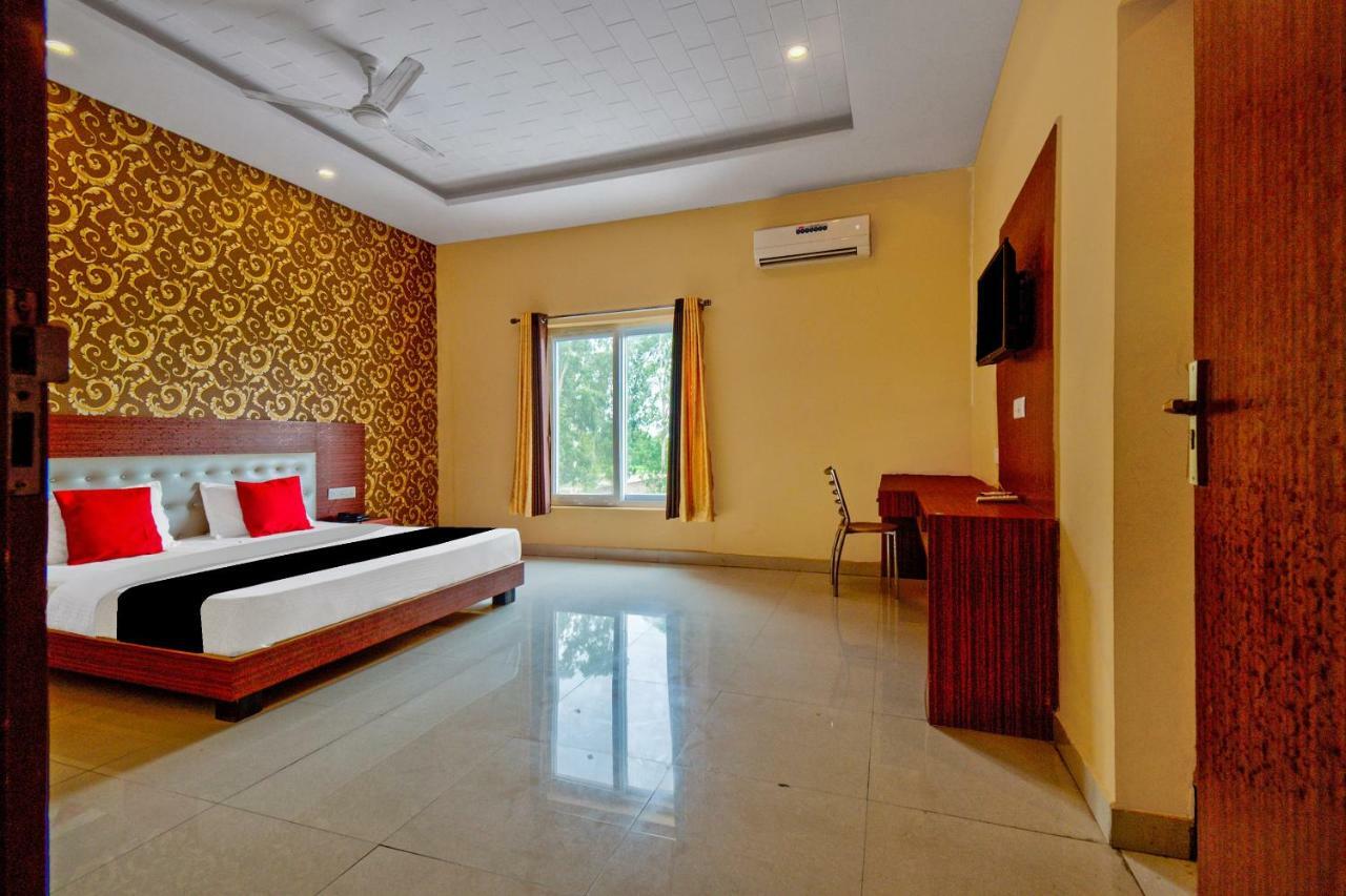 Capital O 40833 Maharaja Hotel & Restaurant Kashipur Exteriör bild