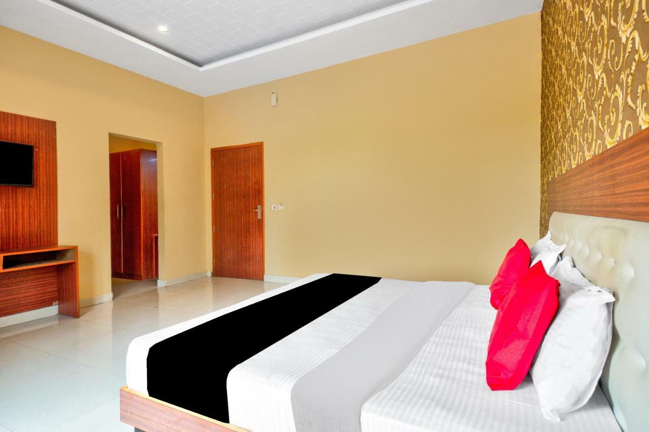 Capital O 40833 Maharaja Hotel & Restaurant Kashipur Exteriör bild