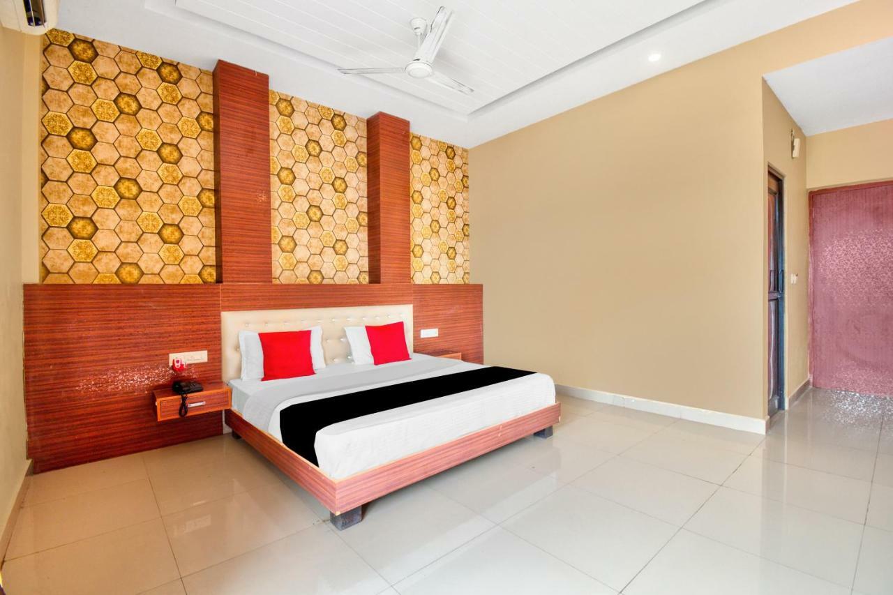 Capital O 40833 Maharaja Hotel & Restaurant Kashipur Exteriör bild